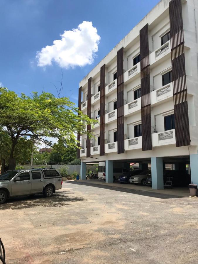 Vatchara Northgate Hotel ナコンサワン エクステリア 写真