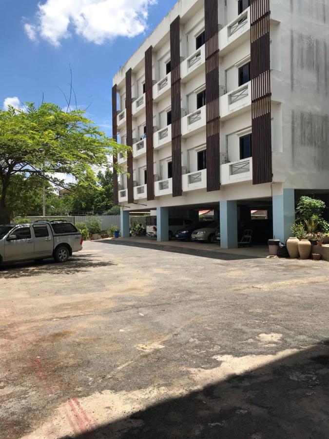 Vatchara Northgate Hotel ナコンサワン エクステリア 写真
