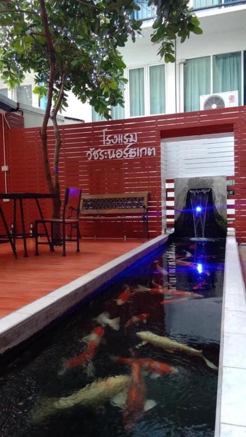 Vatchara Northgate Hotel ナコンサワン エクステリア 写真