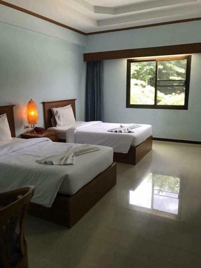 Vatchara Northgate Hotel ナコンサワン エクステリア 写真