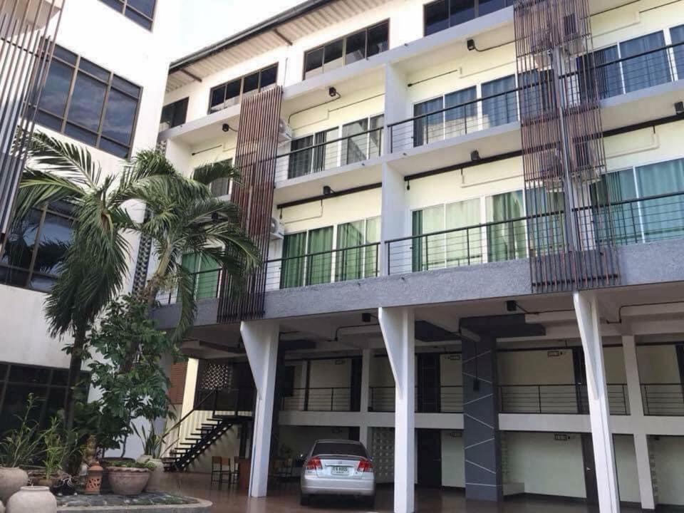 Vatchara Northgate Hotel ナコンサワン エクステリア 写真